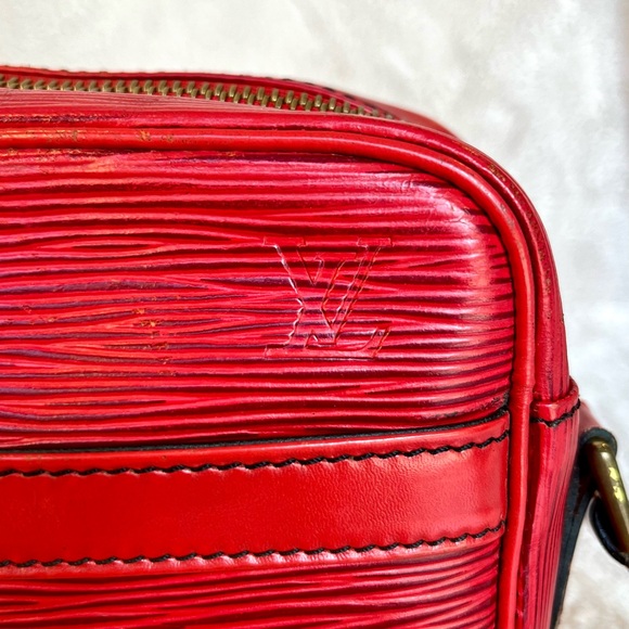 Louis Vuitton Trocadero Castilian Red Epi Crossbody Bag - Picture 12 of 17